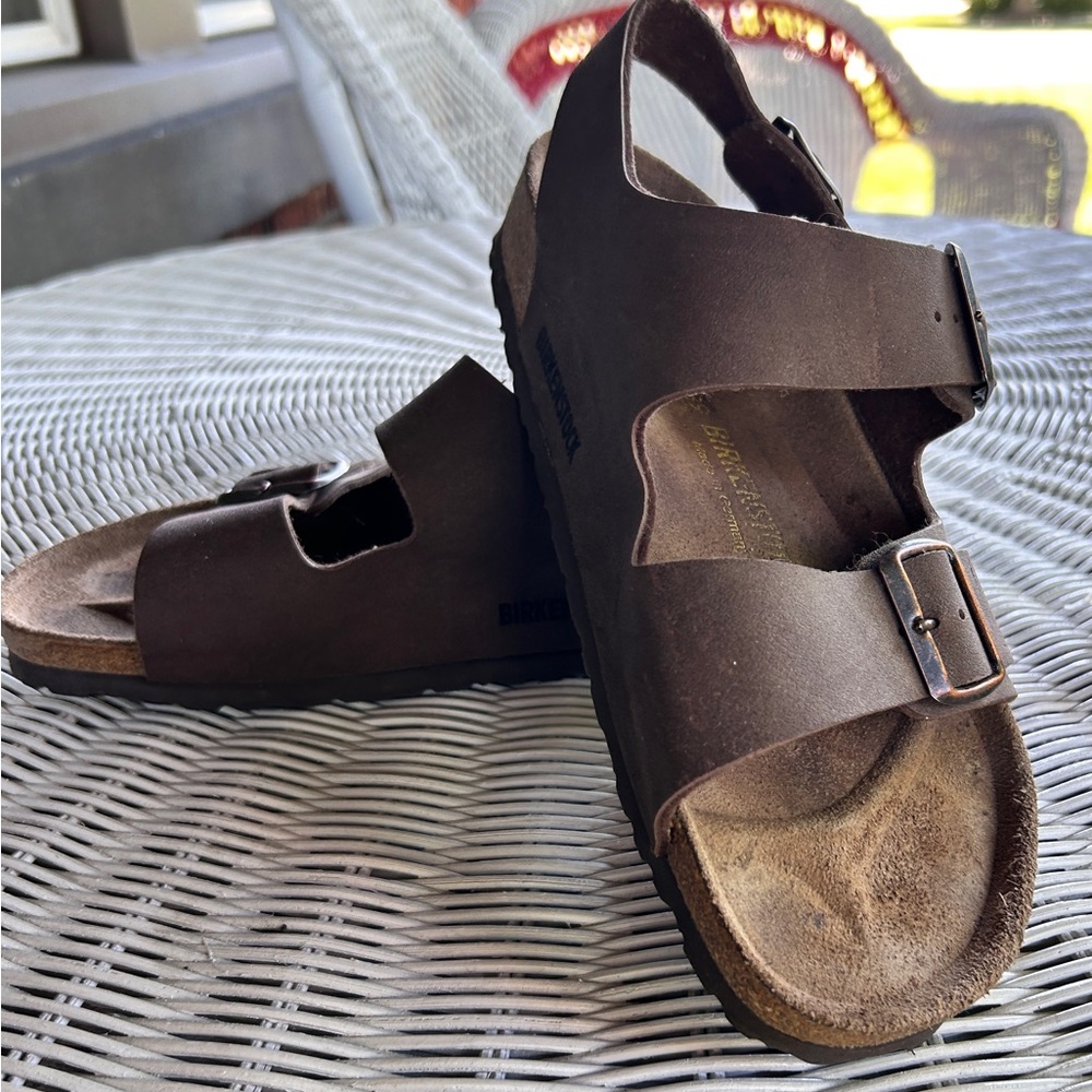 Ladies Birkenstock Sandals…Size 39 Ladies 8.5 Preowned
Leather straps…Adjustable